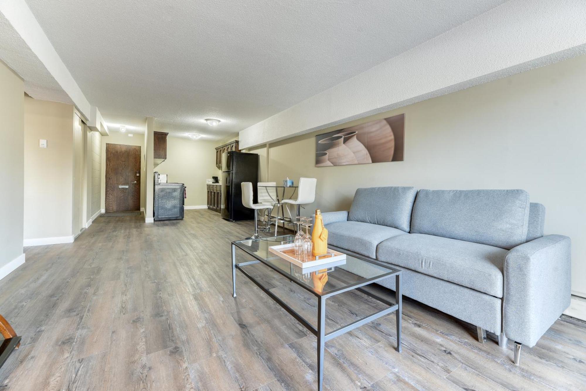 A Spacious Downtown 1-Bed Suite YYC Dış mekan fotoğraf