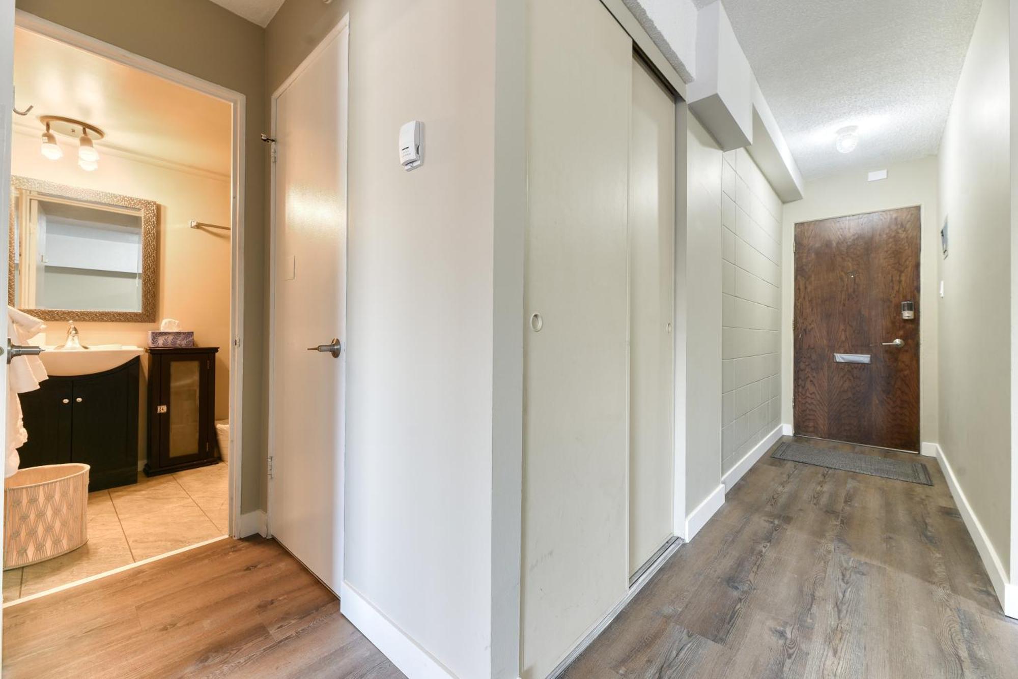 A Spacious Downtown 1-Bed Suite YYC Dış mekan fotoğraf